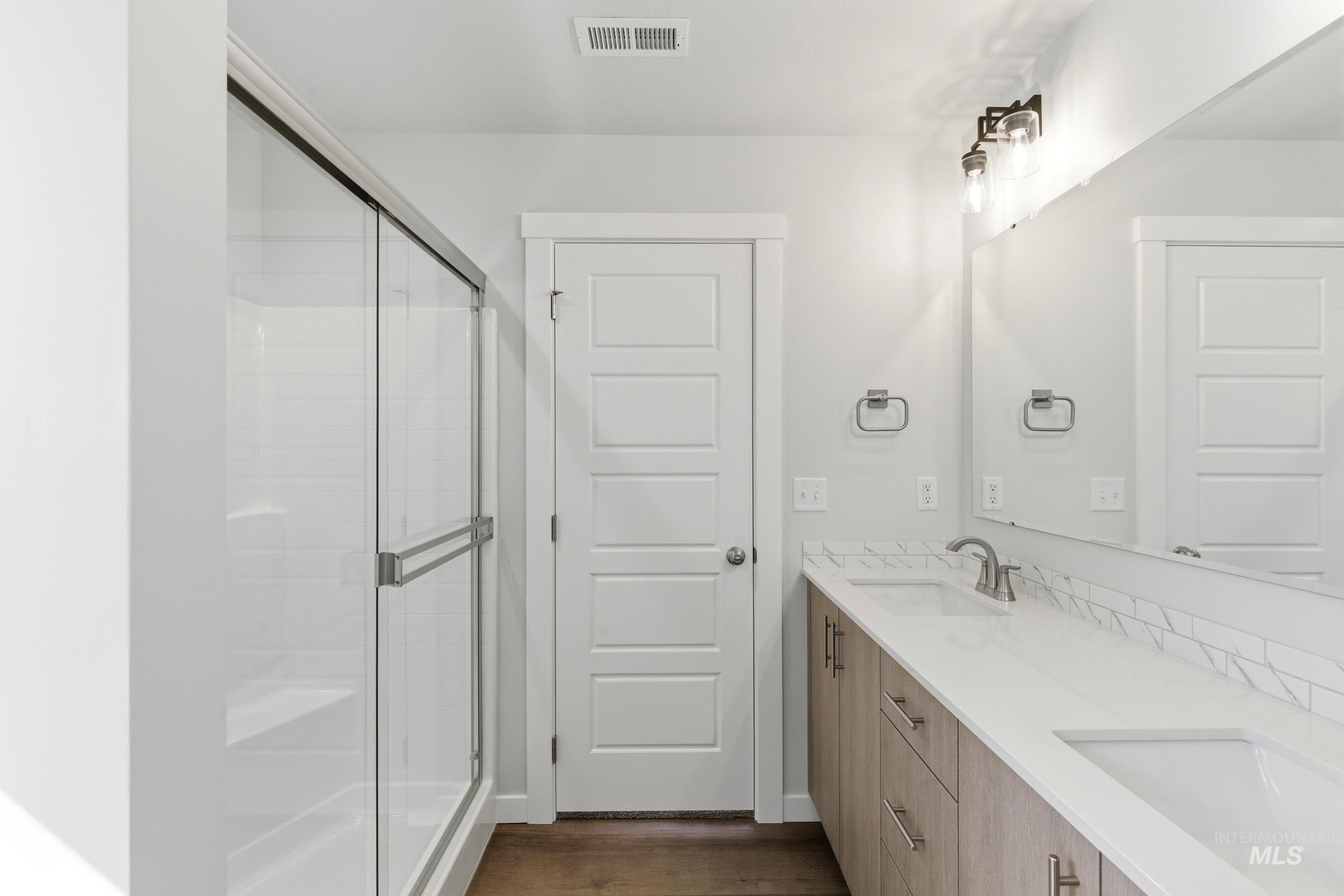 1059 West Jasper Street Meridian, ID 83642 - Photo 22 of 23 Bathroom