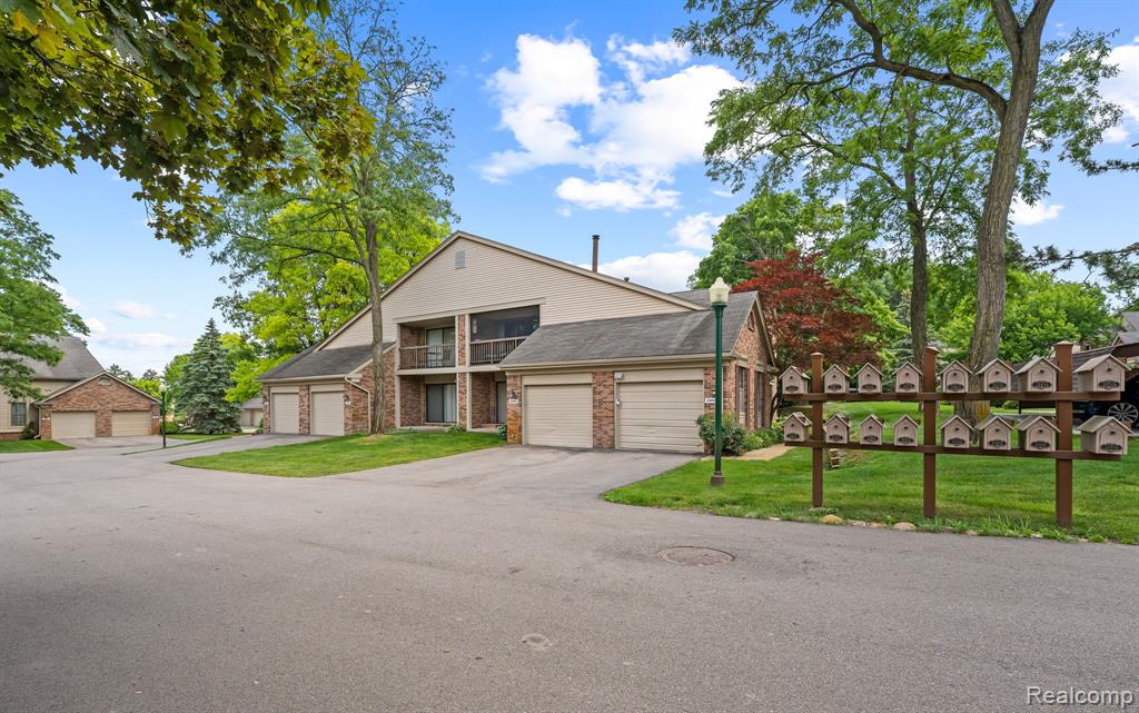 29680 Pine Ridge Circle Farmington, MI 48331 - Photo 17 of 19