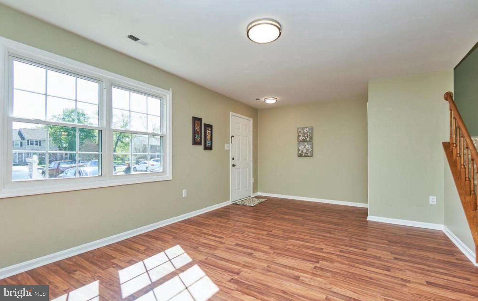 8582 Adamson Street Manassas, VA 20110 - Photo 3 of 22