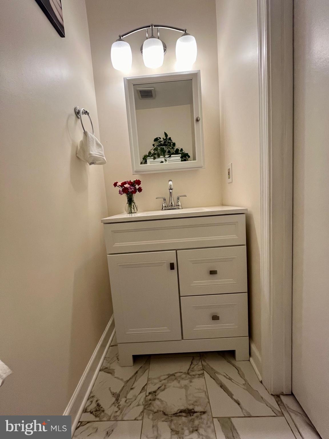 8582 Adamson Street Manassas, VA 20110 - Photo 8 of 22