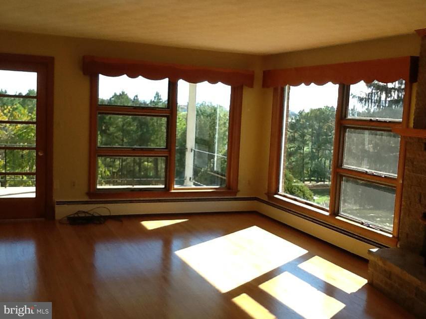 444 Laurel Grove Road Winchester, VA 22602 - Photo 3 of 14 Family Room