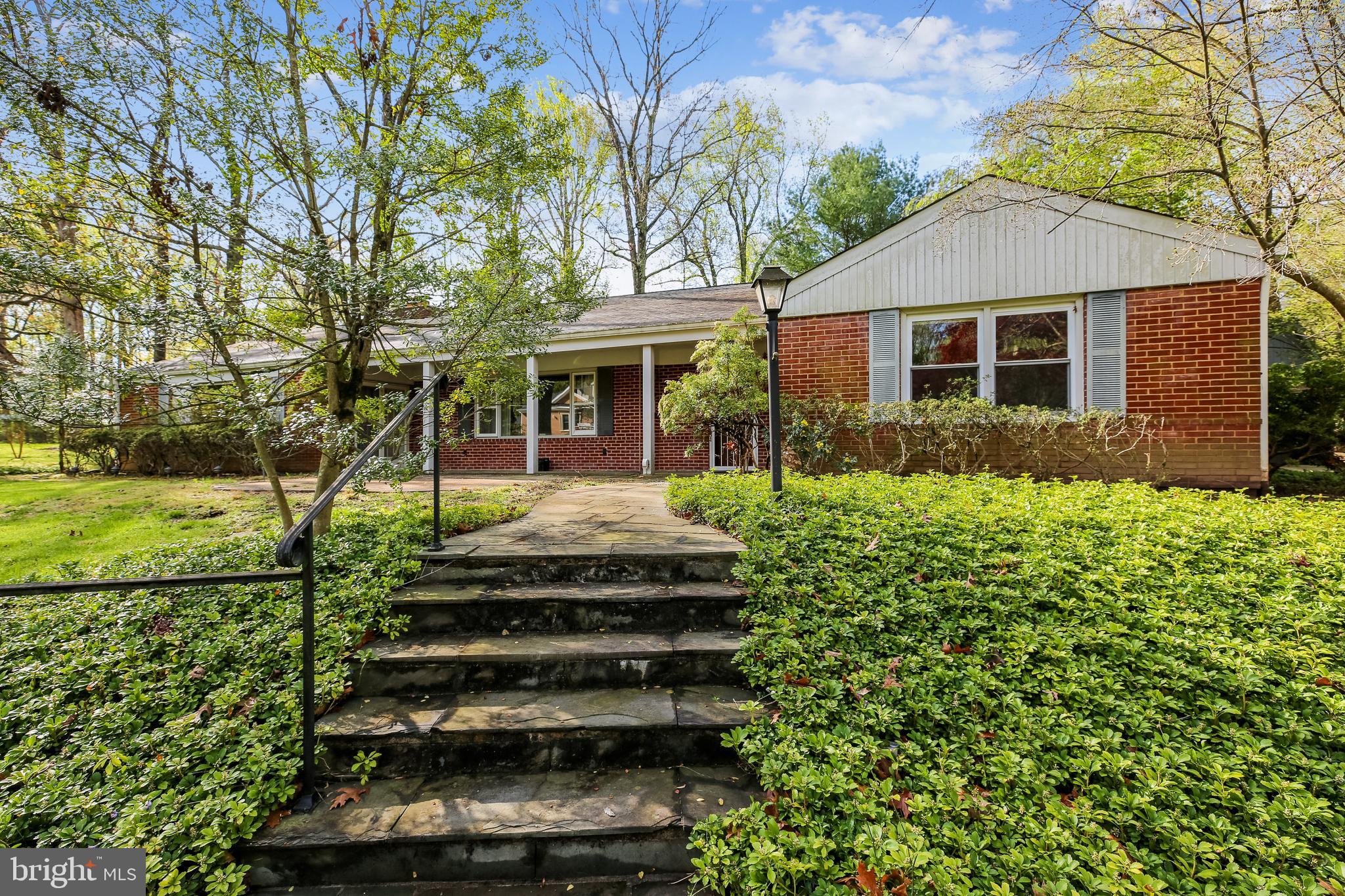 418 Stonington Road Silver Spring, MD 20902 - Photo 3 of 20 Front Steps