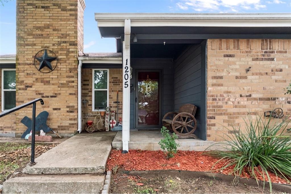 1205 South Rusk Street Weatherford, TX 76086 - Photo 5 of 27 Covered Front Porch