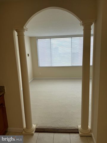 $224,900 | 11801 Rockville Pike, Unit 1006, Rockville, MD 20852