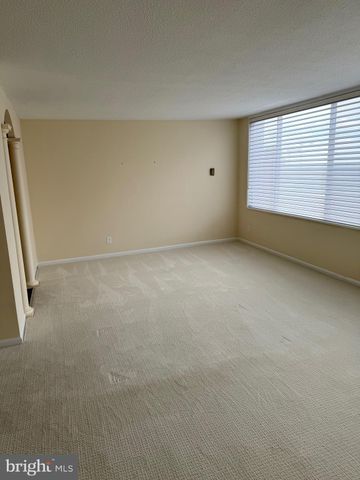 $224,900 | 11801 Rockville Pike, Unit 1006, Rockville, MD 20852