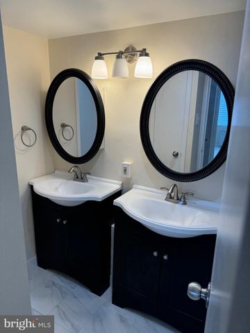 $224,900 | 11801 Rockville Pike, Unit 1006, Rockville, MD 20852