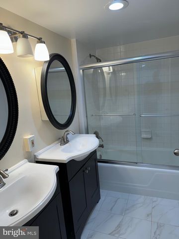 $224,900 | 11801 Rockville Pike, Unit 1006, Rockville, MD 20852