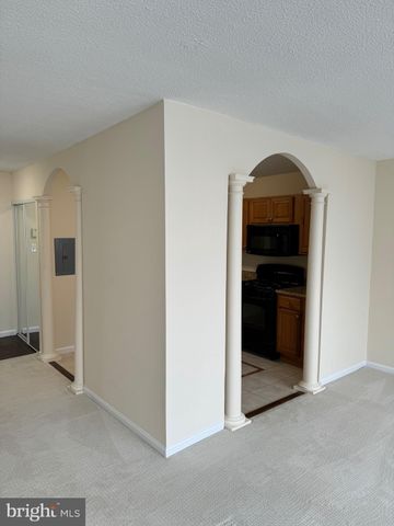 $224,900 | 11801 Rockville Pike, Unit 1006, Rockville, MD 20852