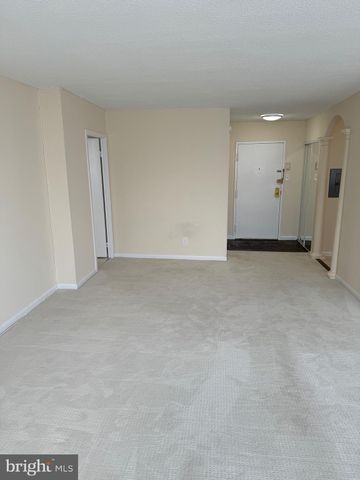 $224,900 | 11801 Rockville Pike, Unit 1006, Rockville, MD 20852