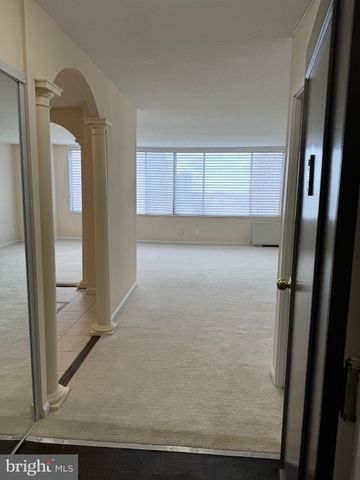 $224,900 | 11801 Rockville Pike, Unit 1006, Rockville, MD 20852