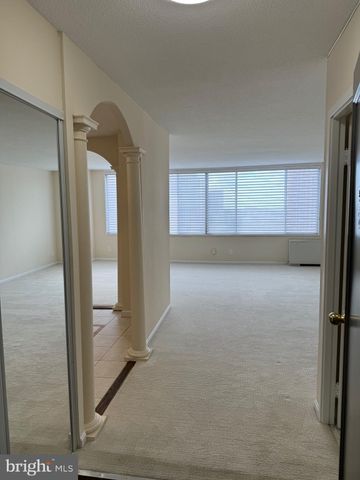 $224,900 | 11801 Rockville Pike, Unit 1006, Rockville, MD 20852