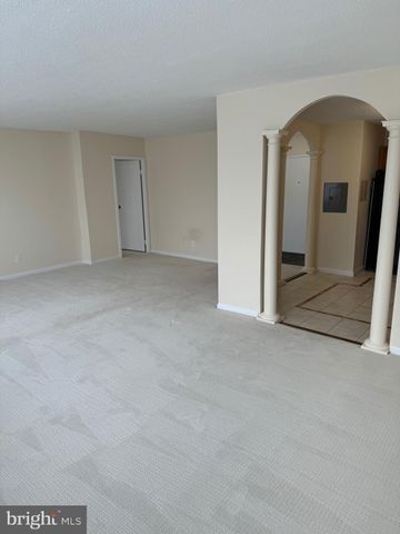 $224,900 | 11801 Rockville Pike, Unit 1006, Rockville, MD 20852