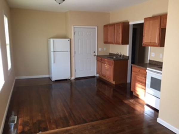 618 Sumner Avenue Springfield, MA 01108 - Photo 8 of 14