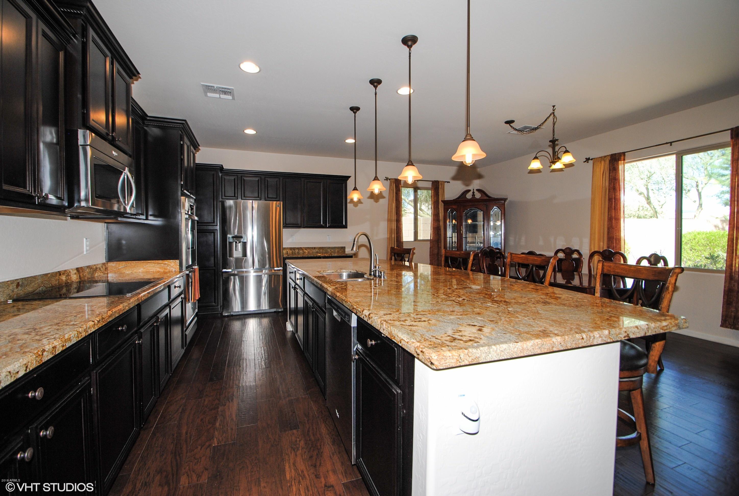 05_16238WGranada_5_Kitchen_HiRes