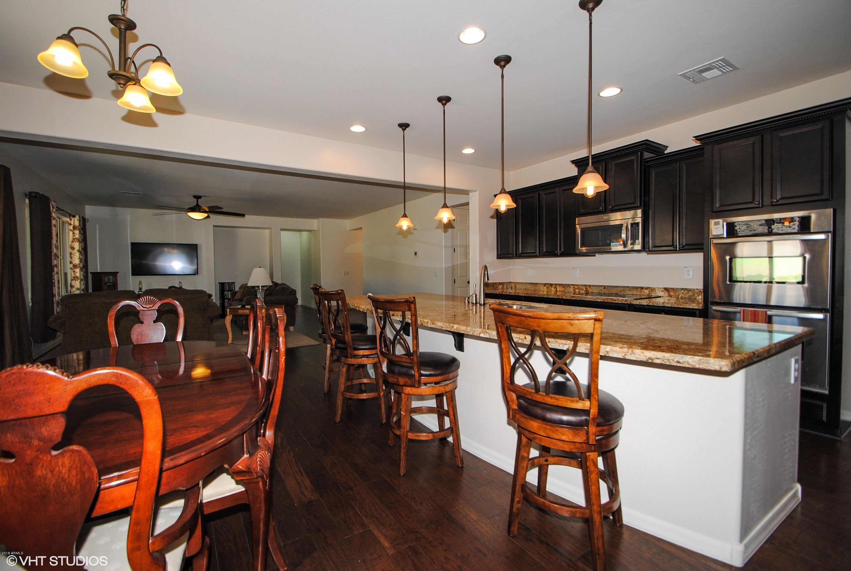 06_16238WGranada_177001_Kitchen_HiRes