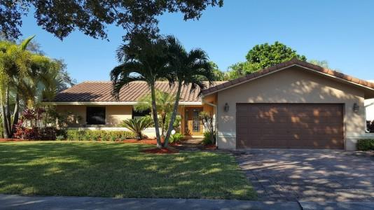 8769 Escondido Way East Boca Raton, FL 33433 - Photo 1 of 17 Front View