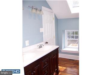 337 Carson Street Philadelphia, PA 19128 - Photo 10 of 12 Bathroom
