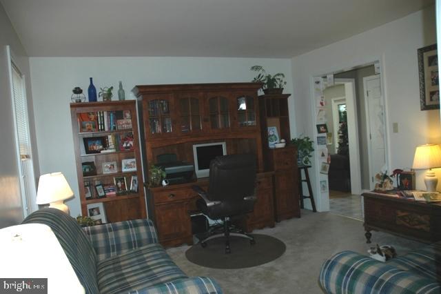 2182 Hollinger Road Lancaster, PA 17602 - Photo 4 of 14 Gallery Image 4