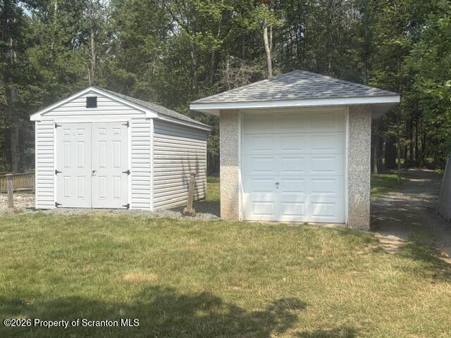 116 T Rt 351 Moscow, PA 18444 - Photo 7 of 35 sheds