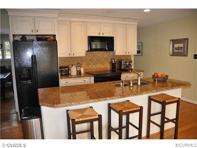 504 Baldwin Road Henrico, VA 23229 - Photo 5 of 12 Kitchen