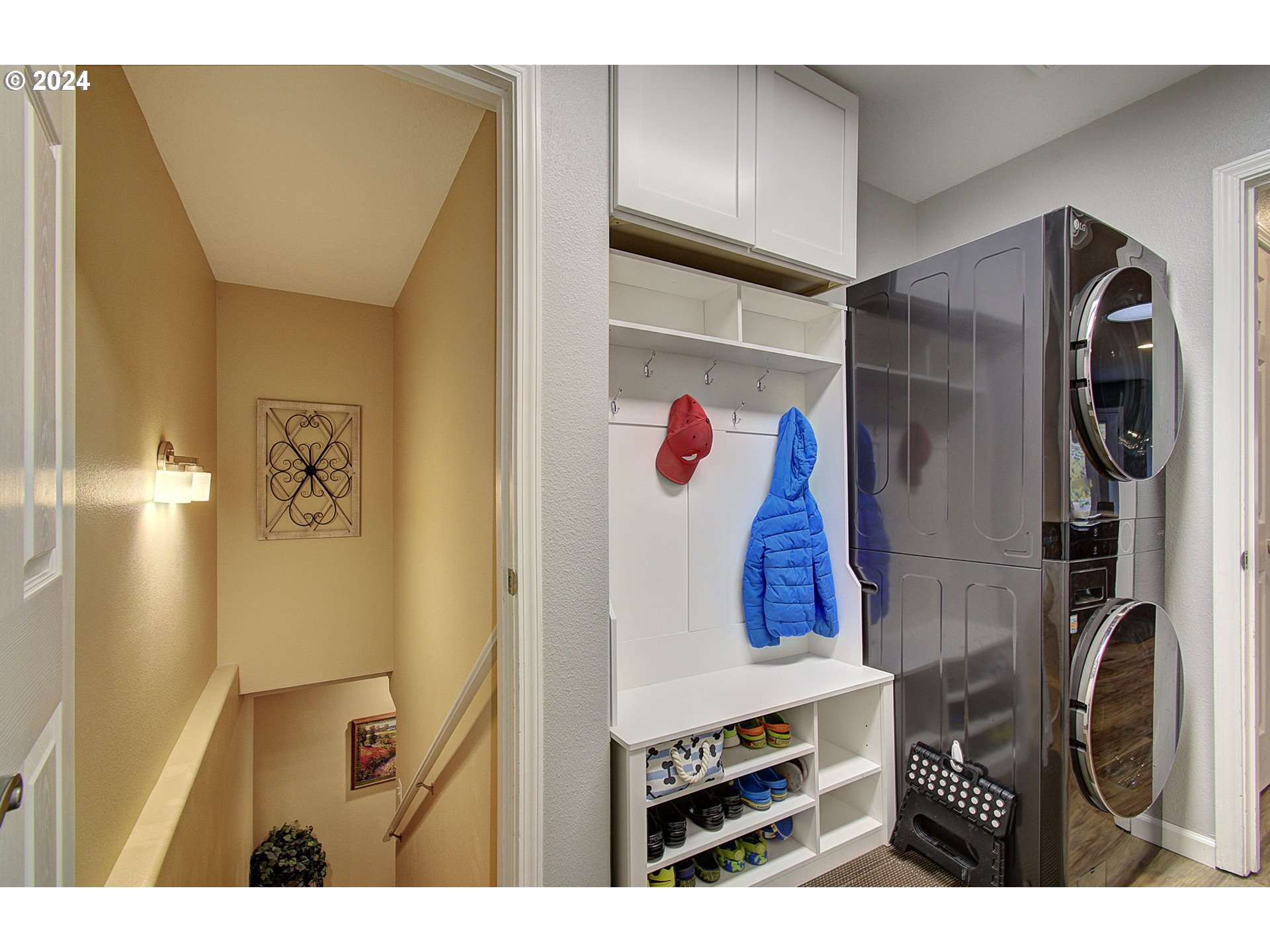 1735 Northwest 33rd Way Camas, WA 98607 - Photo 24 of 48 Staircase