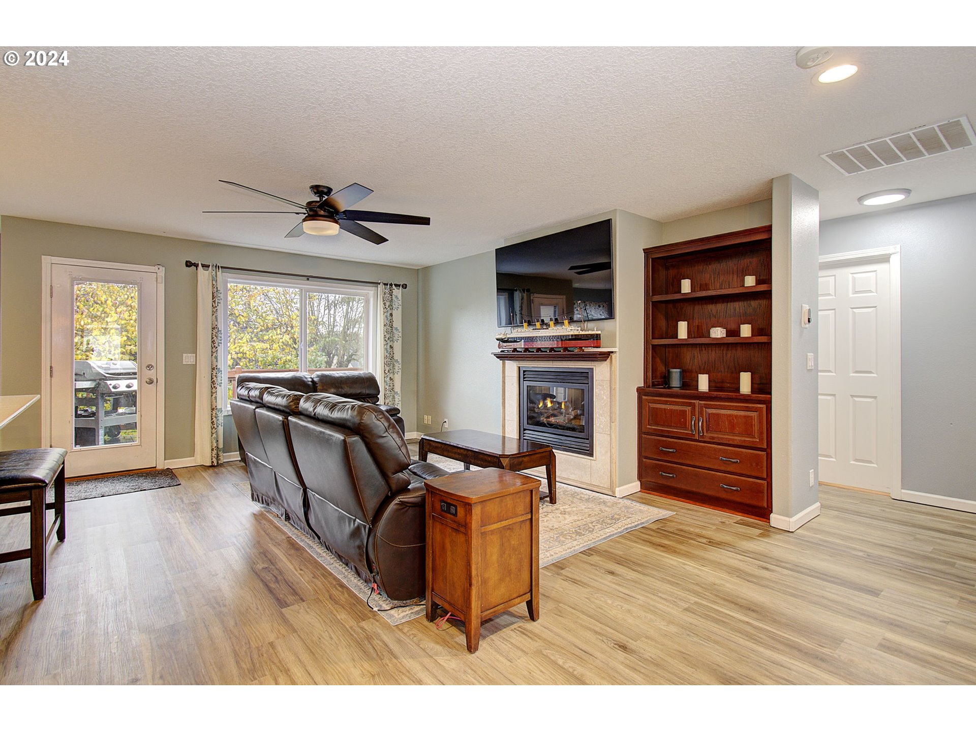 1735 Northwest 33rd Way Camas, WA 98607 - Photo 7 of 48 Gallery Image 7