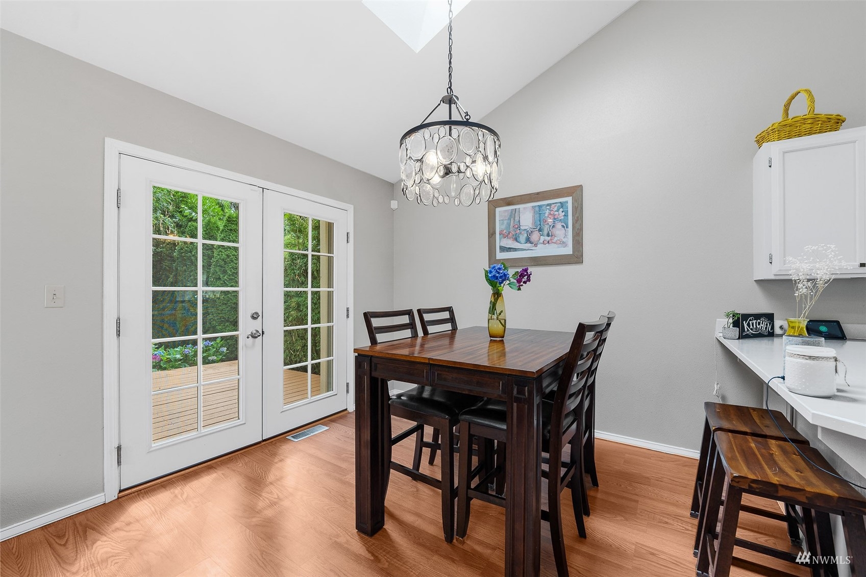 4011 Northeast 7th Court Renton, WA 98056 - Photo 11 of 28 Gallery Image 11