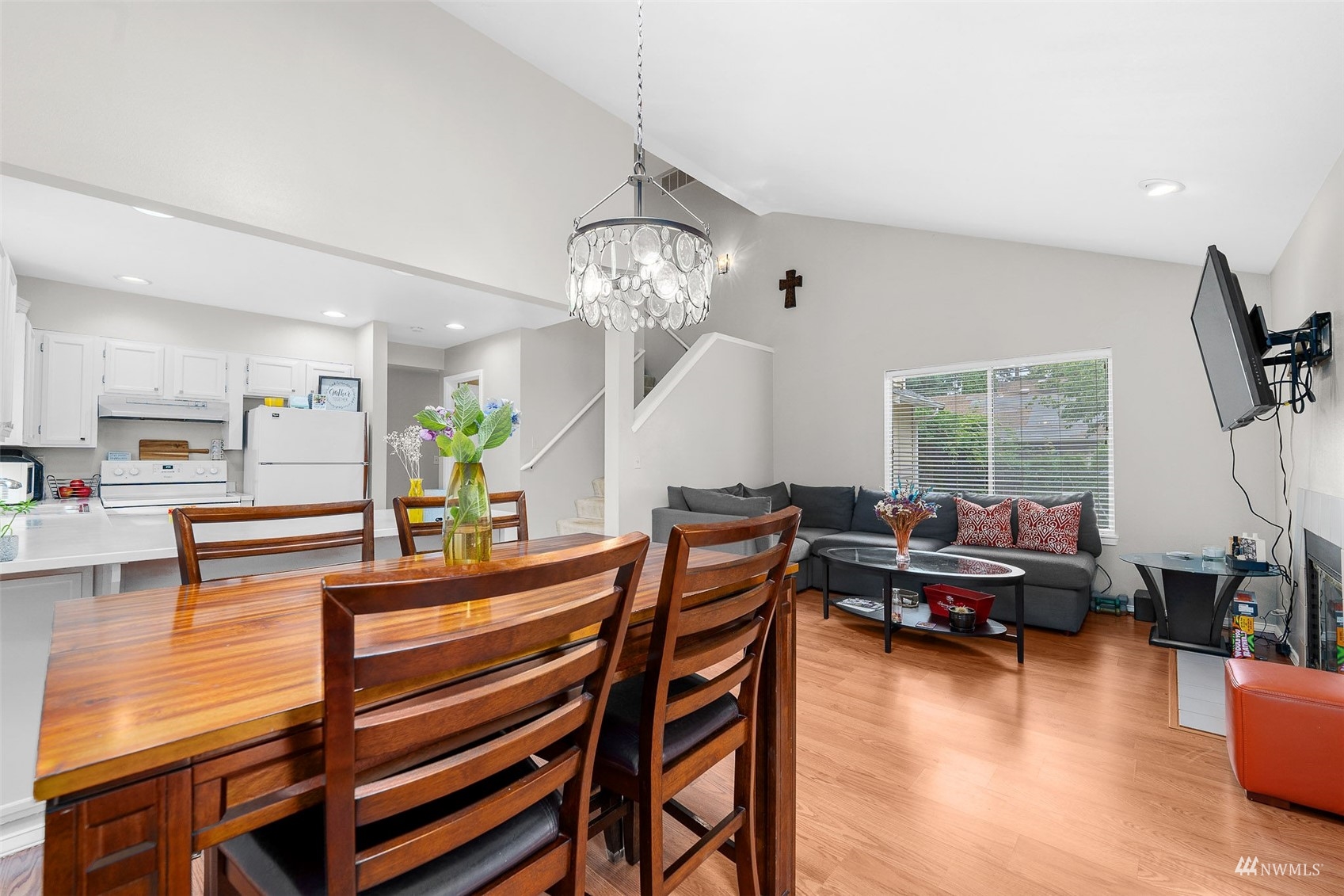 4011 Northeast 7th Court Renton, WA 98056 - Photo 10 of 28 Gallery Image 10