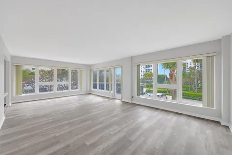 $650,000 | 2066 North Ocean Boulevard, Unit 2SW, Boca Raton, FL 33431