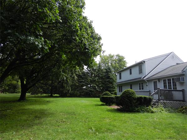 9 Mark Road Wilbraham, MA 01095 - Photo 4 of 30 Gallery Image 4