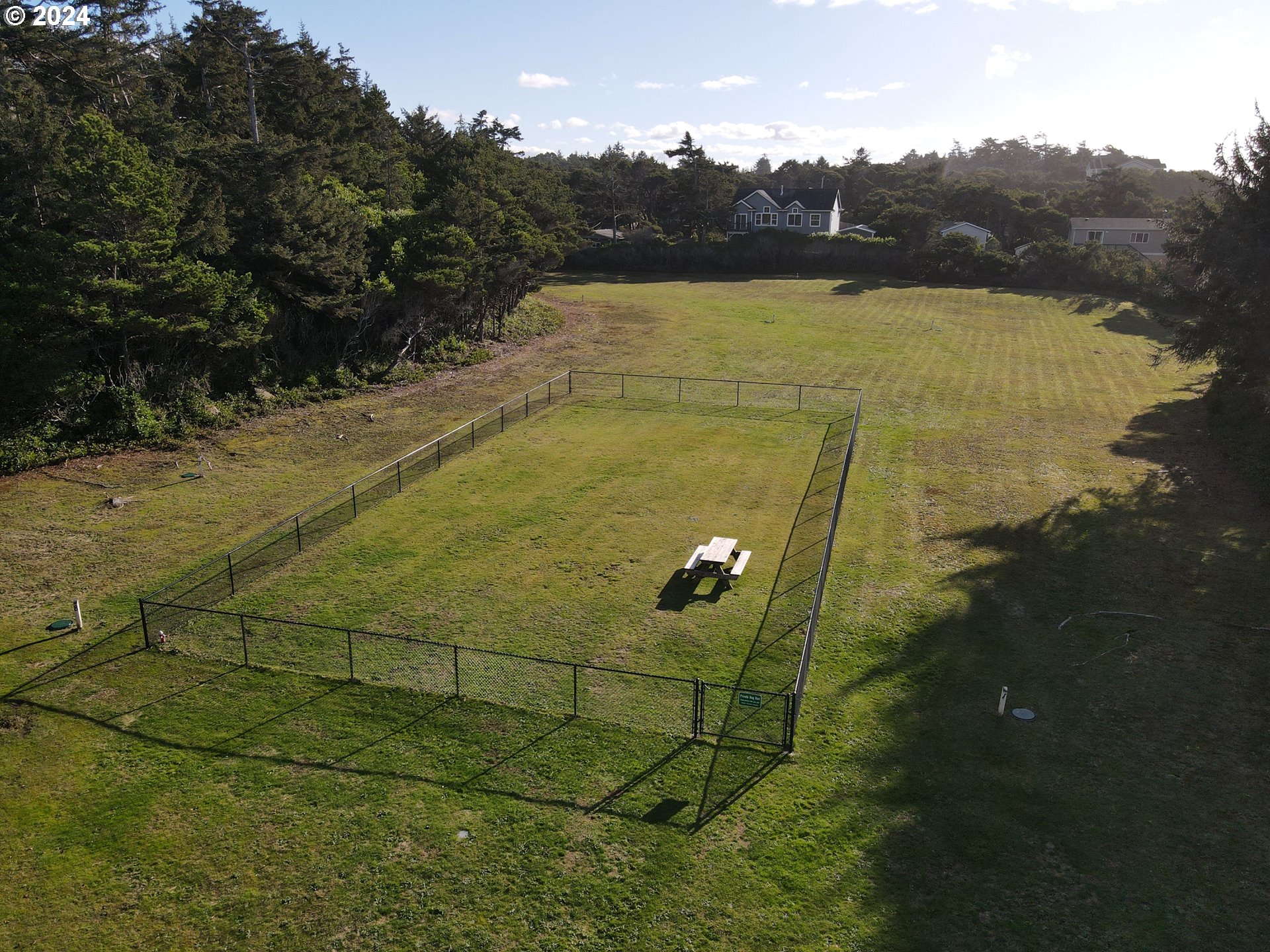 0 Shoreline Drive, Unit 121 Florence, OR 97439 - Photo 18 of 22 a view of a indoor basketball court