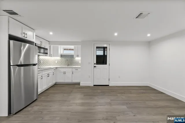 $1,199,000 | 1107 Fairview Lane, Fort Lee, NJ 07024