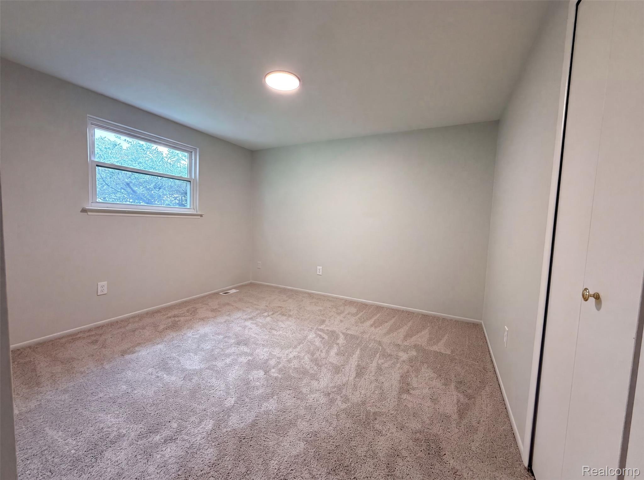 14729 Moran Road Allen Park, MI 48101 - Photo 13 of 17 listing_12.jpg