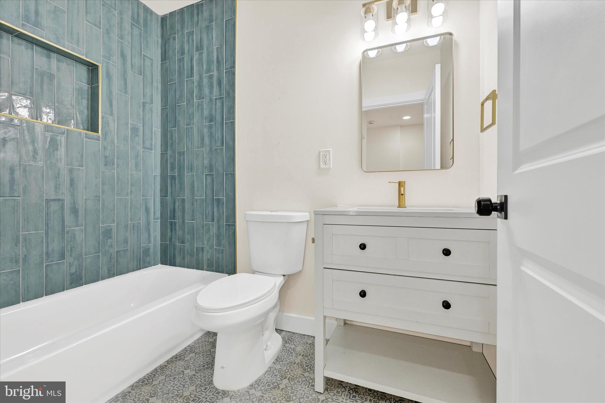 33 North Morley Street Baltimore, MD 21229 - Photo 11 of 16