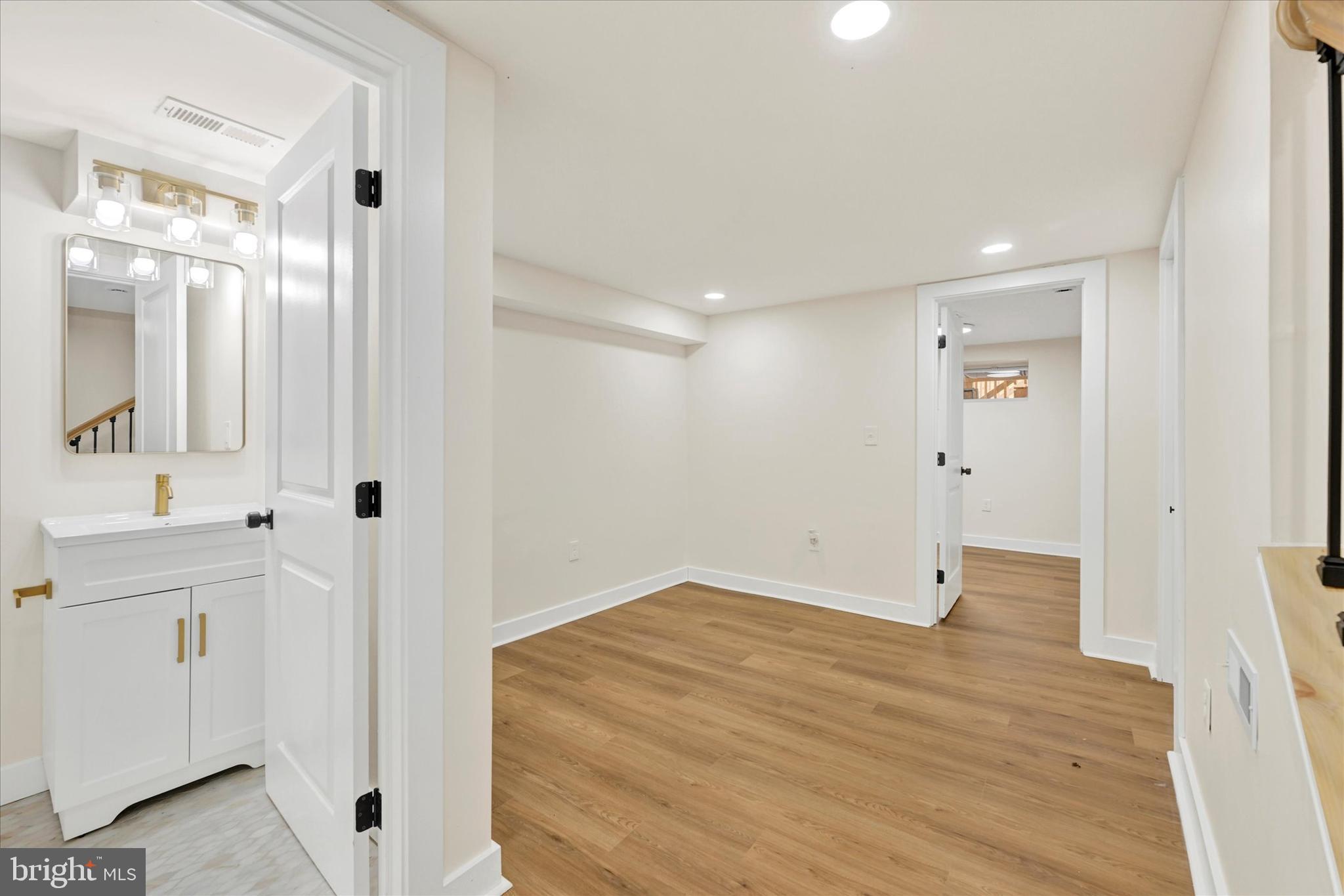 33 North Morley Street Baltimore, MD 21229 - Photo 12 of 16