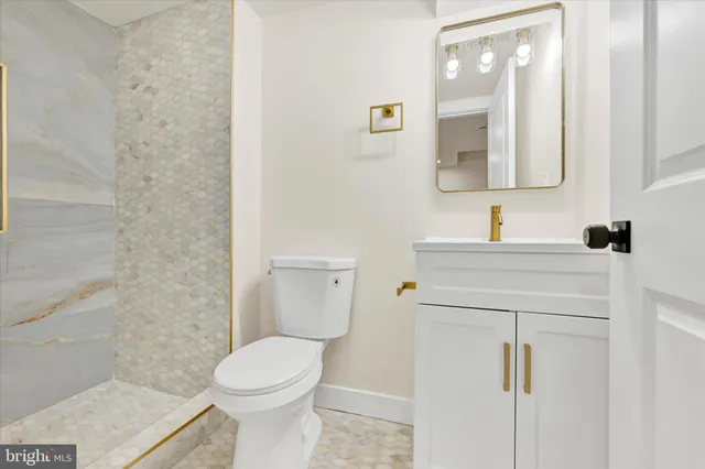 $2,400 | 33 North Morley Street, Baltimore, MD 21229