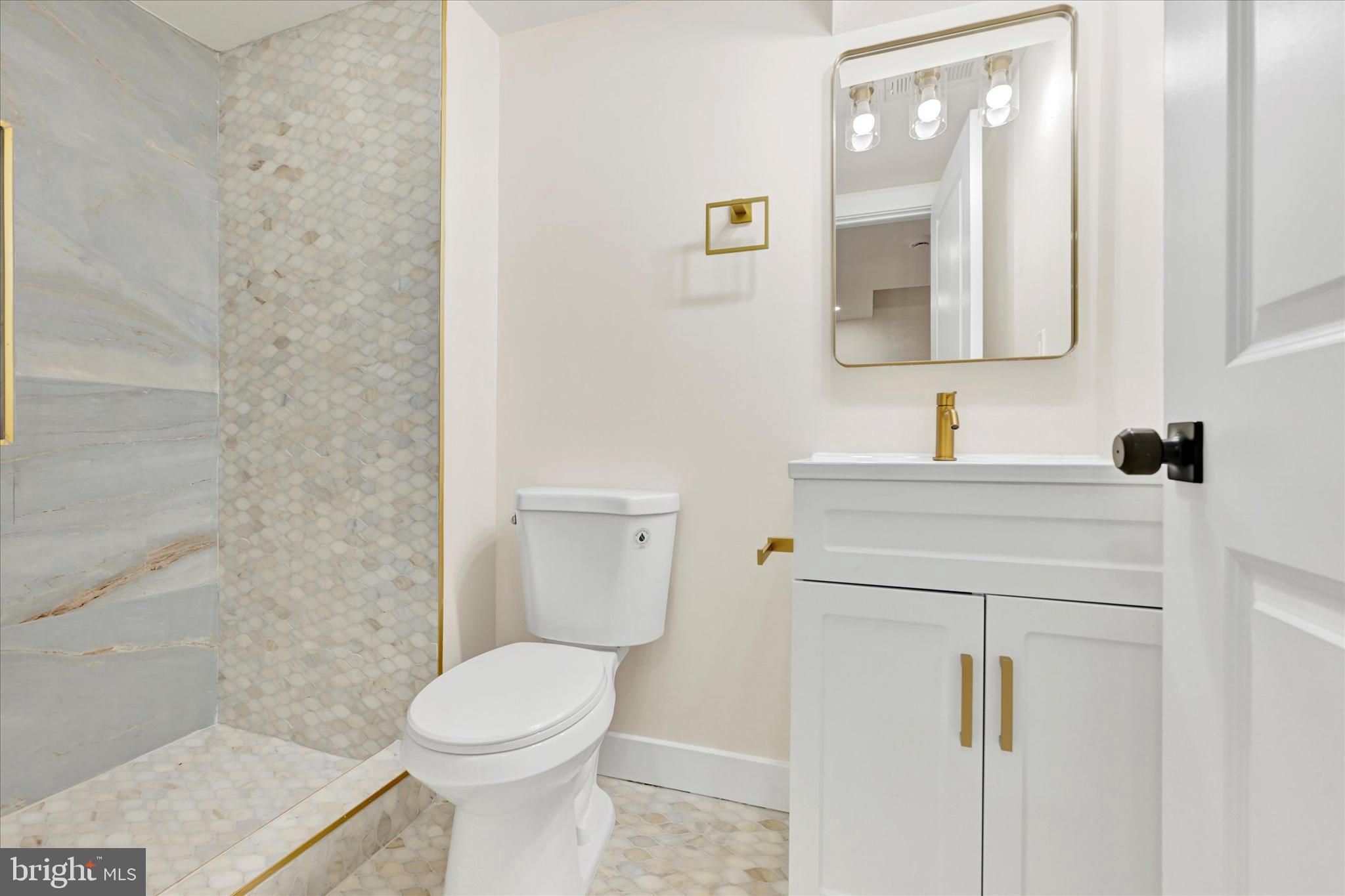 33 North Morley Street Baltimore, MD 21229 - Photo 13 of 16