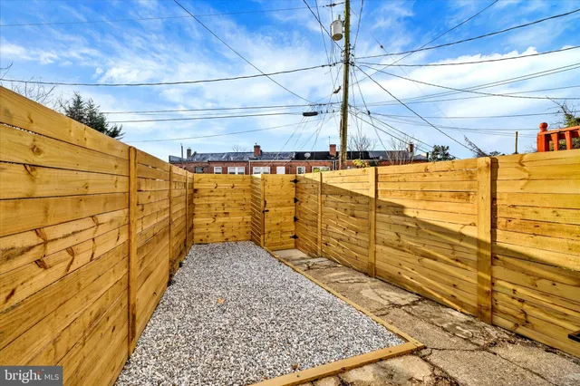 $2,400 | 33 North Morley Street, Baltimore, MD 21229