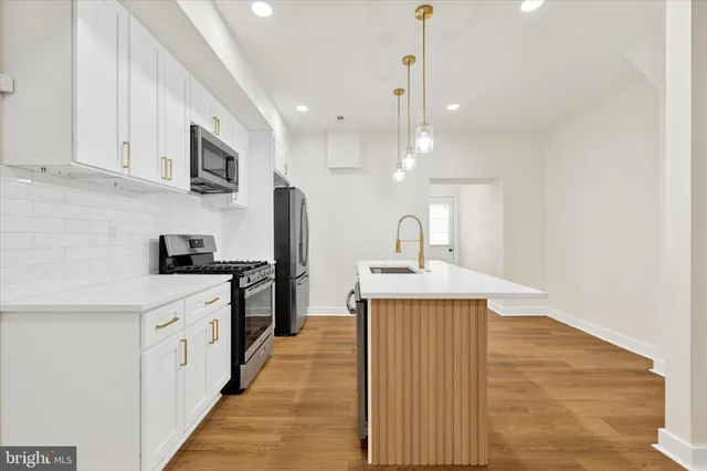 $2,400 | 33 North Morley Street, Baltimore, MD 21229