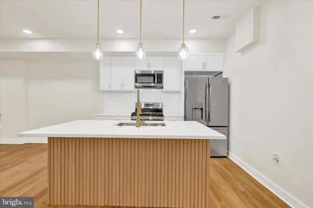 $2,400 | 33 North Morley Street, Baltimore, MD 21229