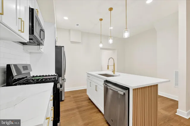 $2,400 | 33 North Morley Street, Baltimore, MD 21229