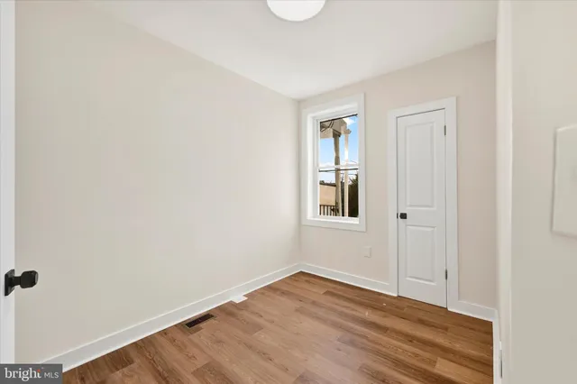 $2,400 | 33 North Morley Street, Baltimore, MD 21229