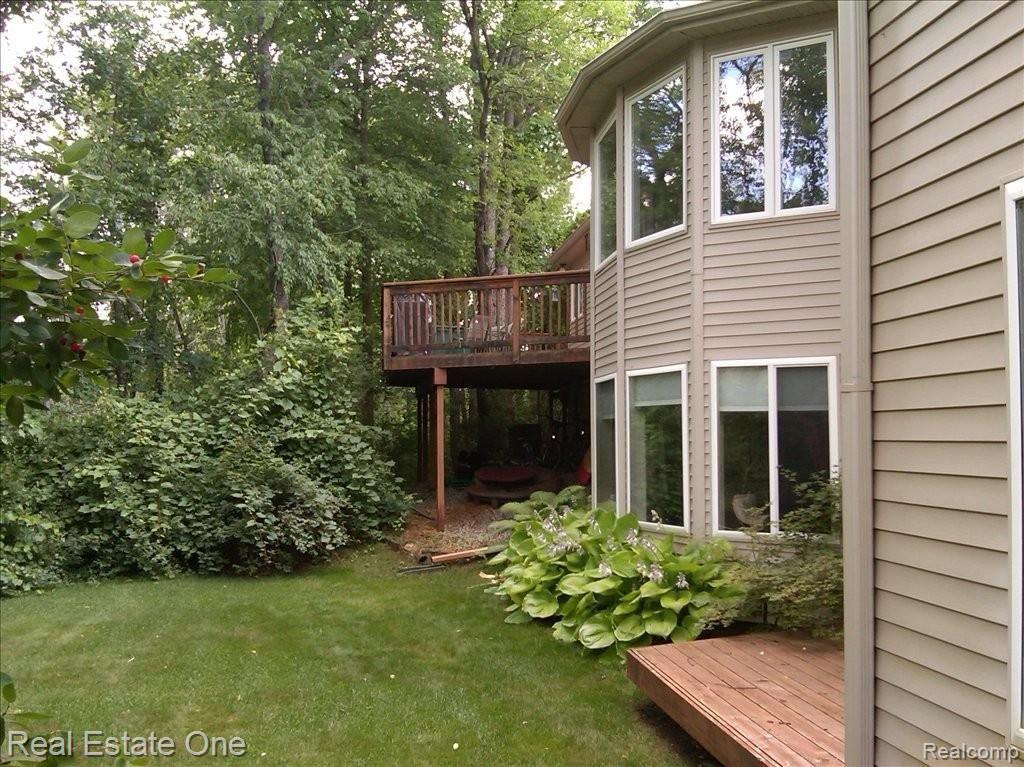 799 Lake George Road Oakland, MI 48363 - Photo 25 of 25 Landscaping