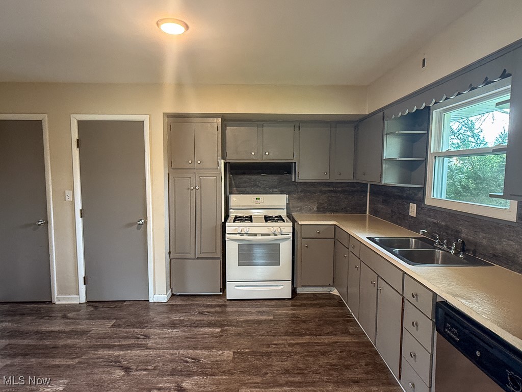 295 Pembroke Road Akron, OH 44333 - Photo 6 of 20 Gallery Image 6