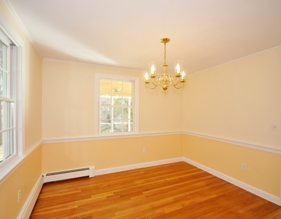72 Raymond Road Concord, MA 01742 - Photo 6 of 19 Gallery Image 6