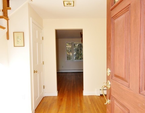 72 Raymond Road Concord, MA 01742 - Photo 9 of 19 Gallery Image 9