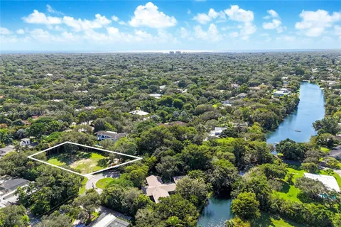 $3,400,000 | 11353 Southwest 69th Court, Pinecrest, FL 33156