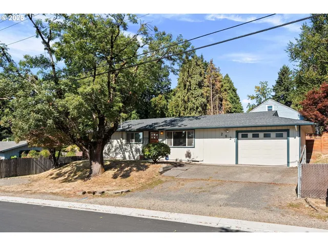 $444,000 | 2821 Southeast Roswell Street, Milwaukie, OR 97222
