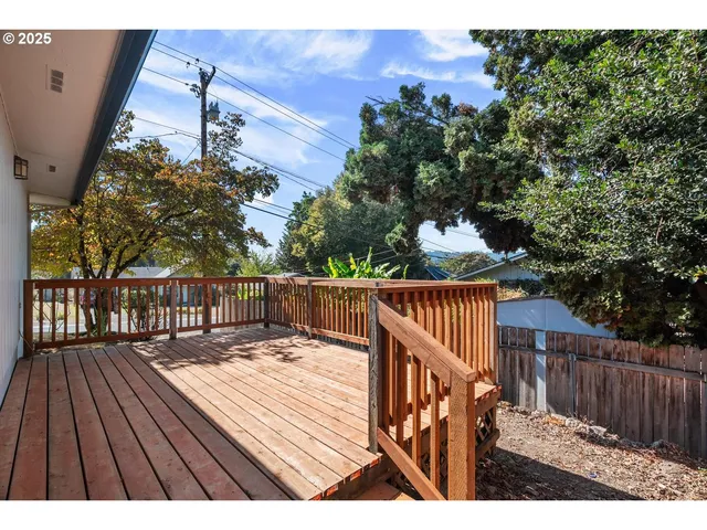 $444,000 | 2821 Southeast Roswell Street, Milwaukie, OR 97222