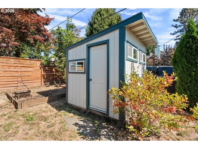 $444,000 | 2821 Southeast Roswell Street, Milwaukie, OR 97222